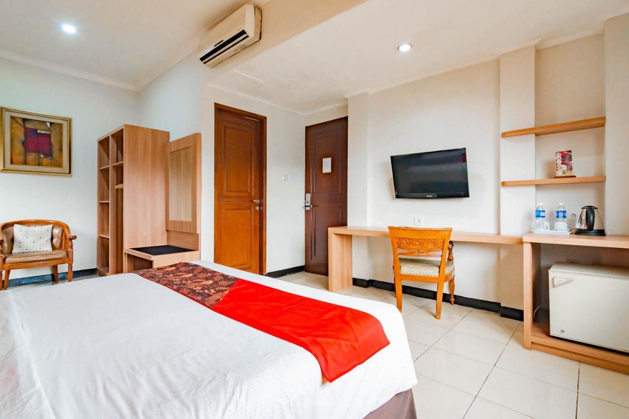 Cihampelas Hotel 2 Mitra Reddoorz Bandung Extérieur photo