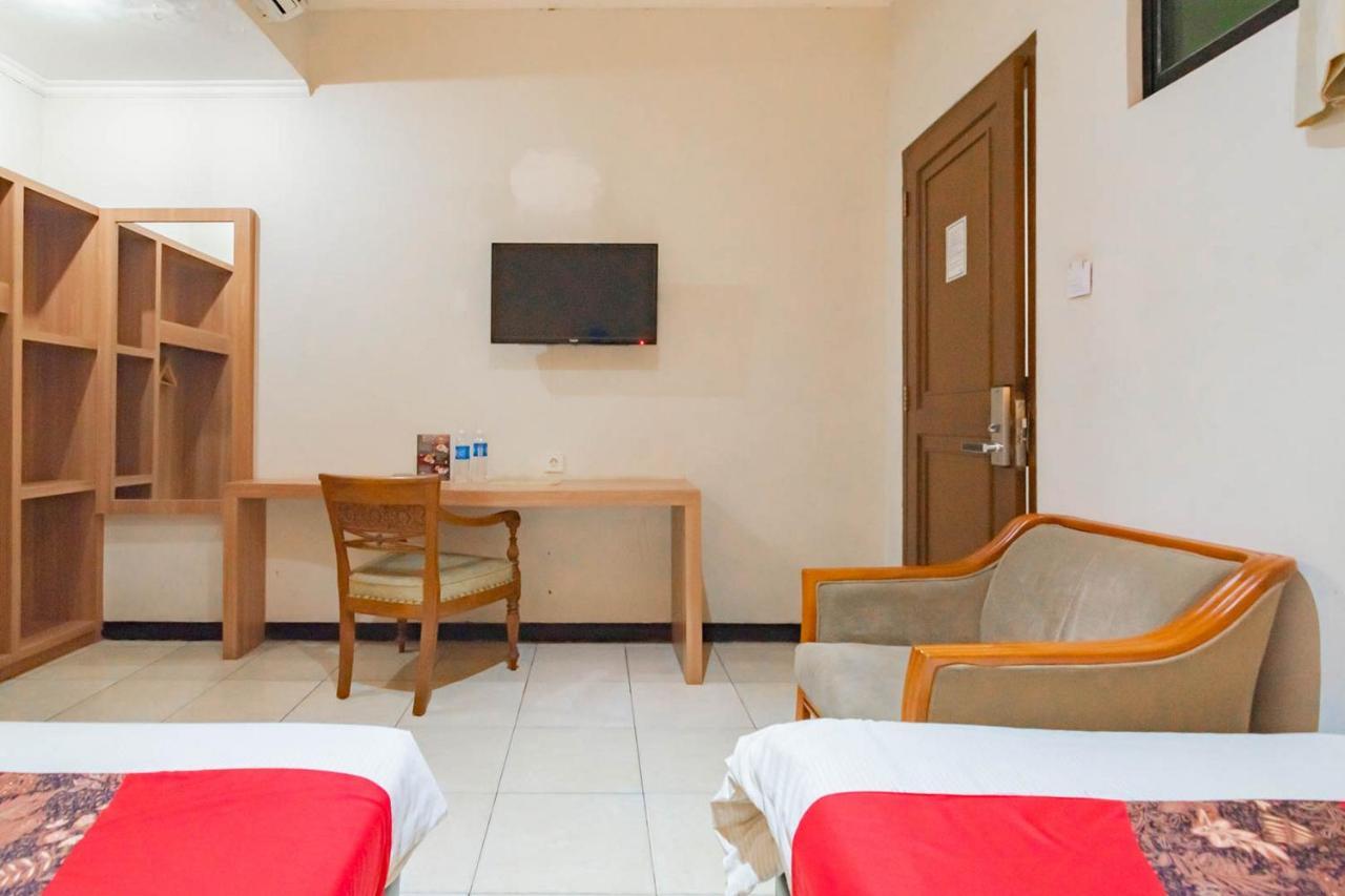 Cihampelas Hotel 2 Mitra Reddoorz Bandung Extérieur photo