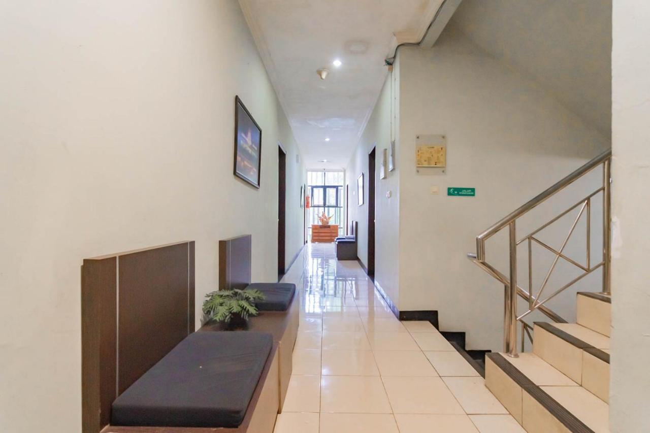 Cihampelas Hotel 2 Mitra Reddoorz Bandung Extérieur photo