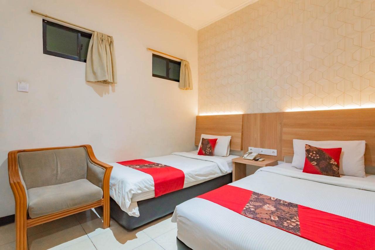Cihampelas Hotel 2 Mitra Reddoorz Bandung Extérieur photo